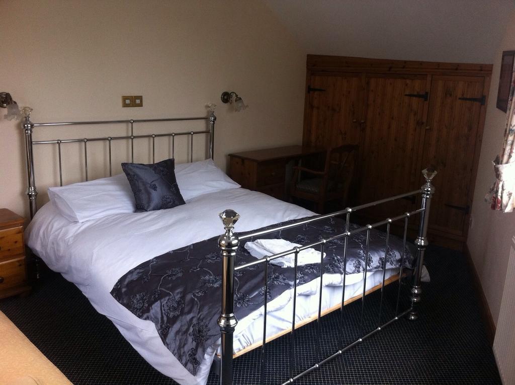 The Glan Yr Afon Inn Holywell  Habitación foto