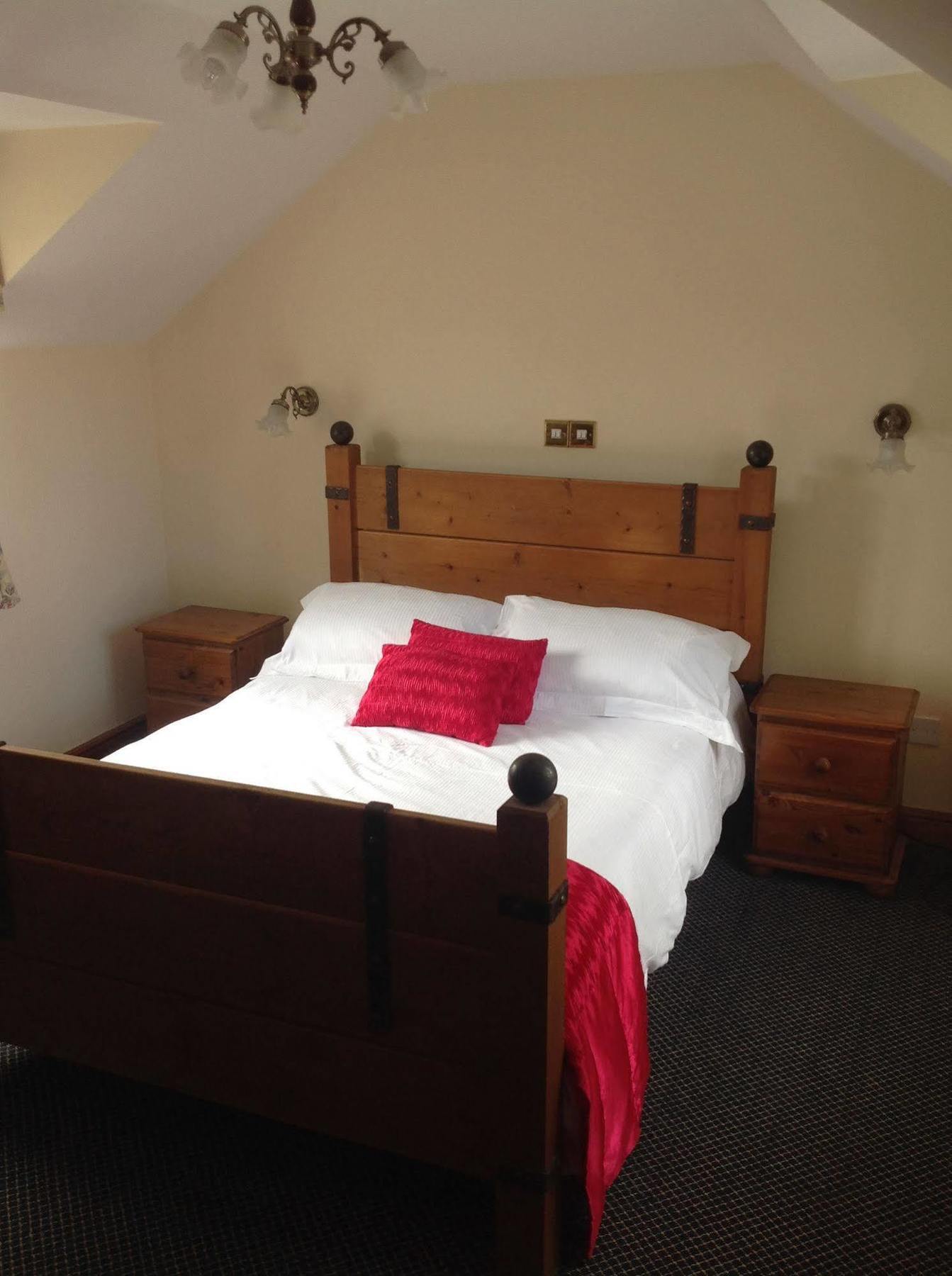 The Glan Yr Afon Inn Holywell  Exterior foto